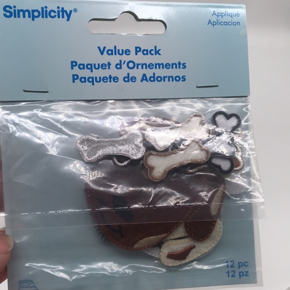 Simplicity Embroidered Iron-on/Sew-on Appliqués-Dogs & Bones 12–pieces - Picture 3 of 4